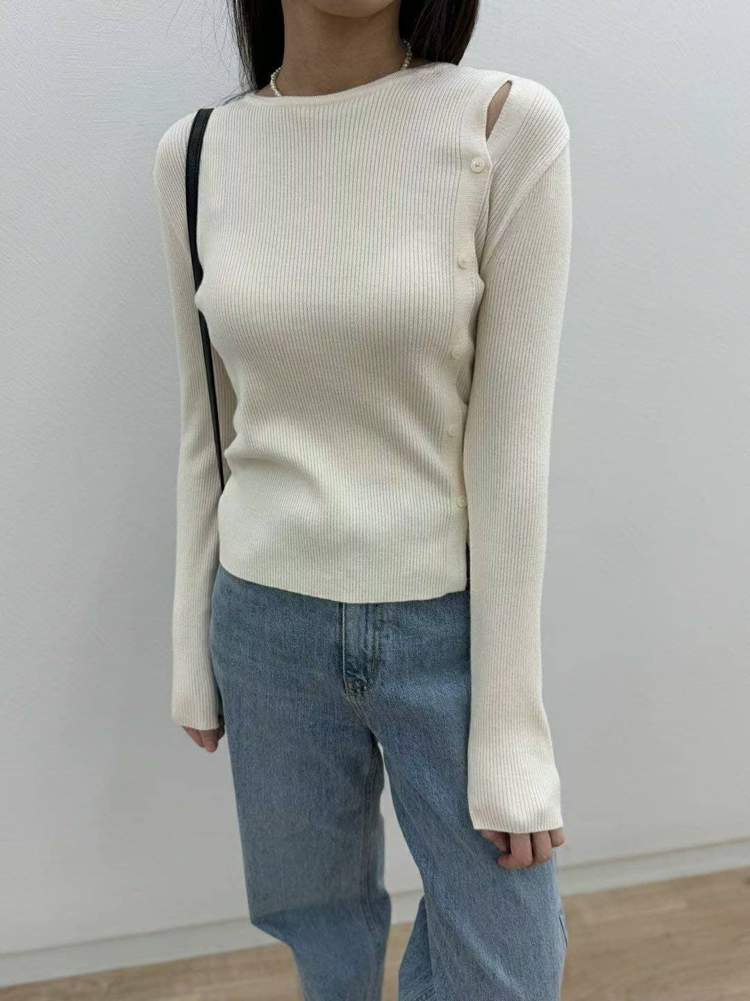 10C207 側排釦螺紋針織衫