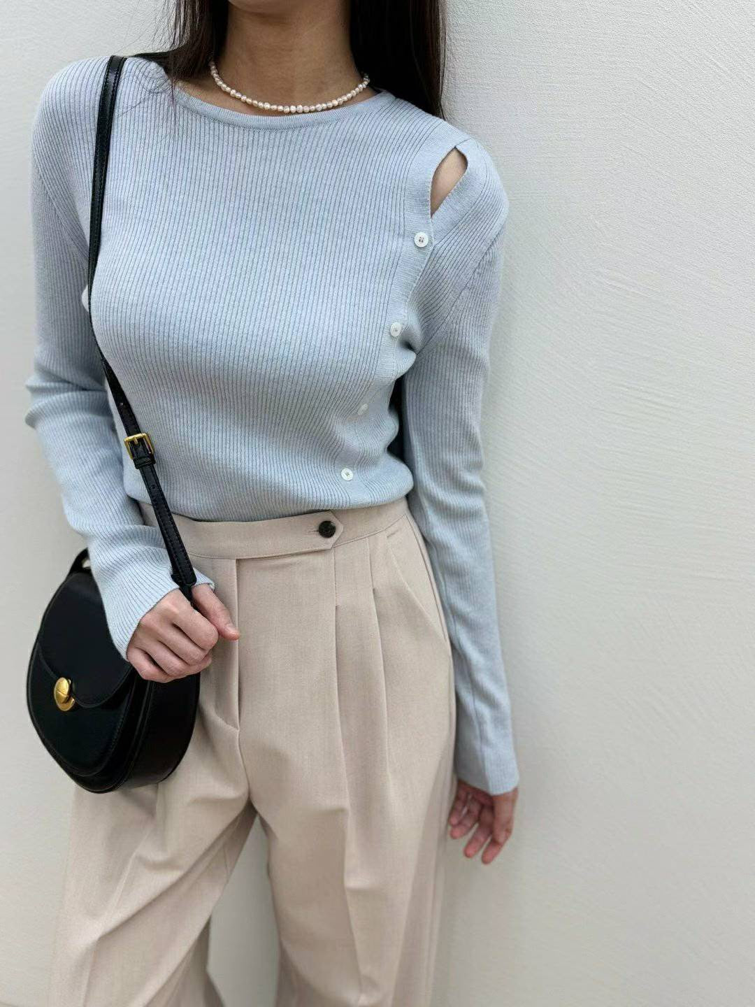 10C207 側排釦螺紋針織衫