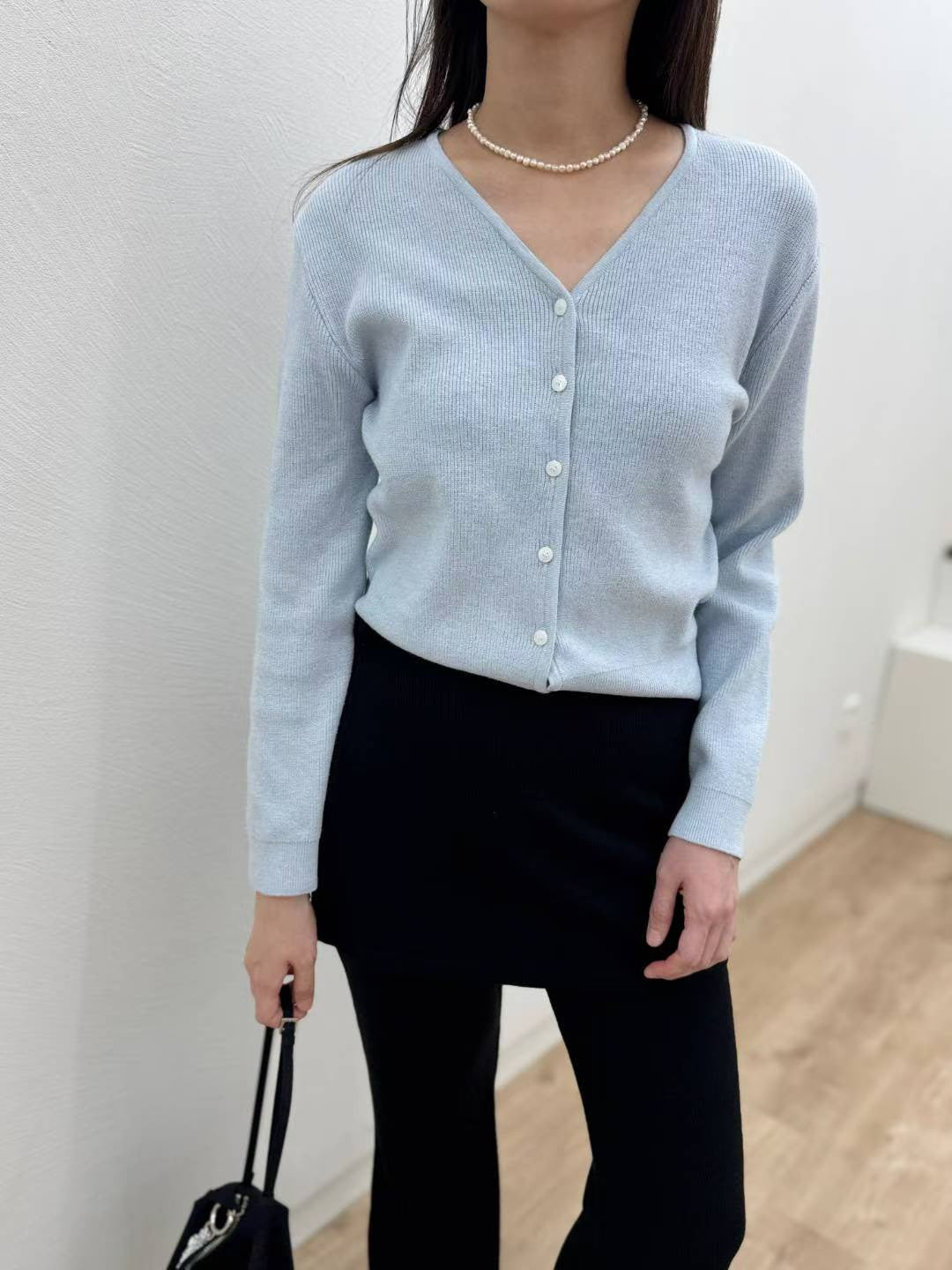 10C211 V領螺紋針織外套