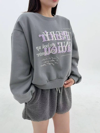 12A107 毛毛字母大學T(內磨毛)