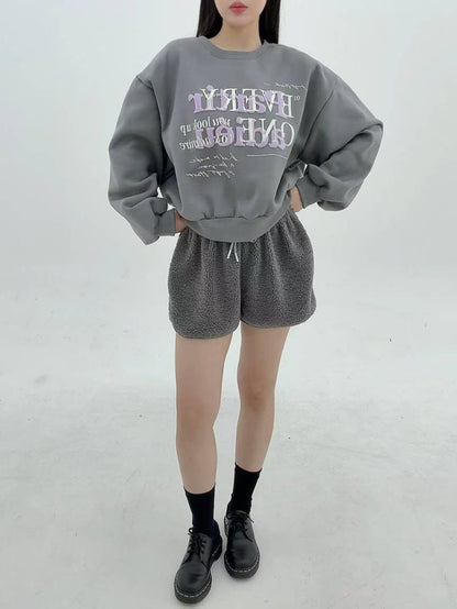 12A107 毛毛字母大學T(內磨毛)