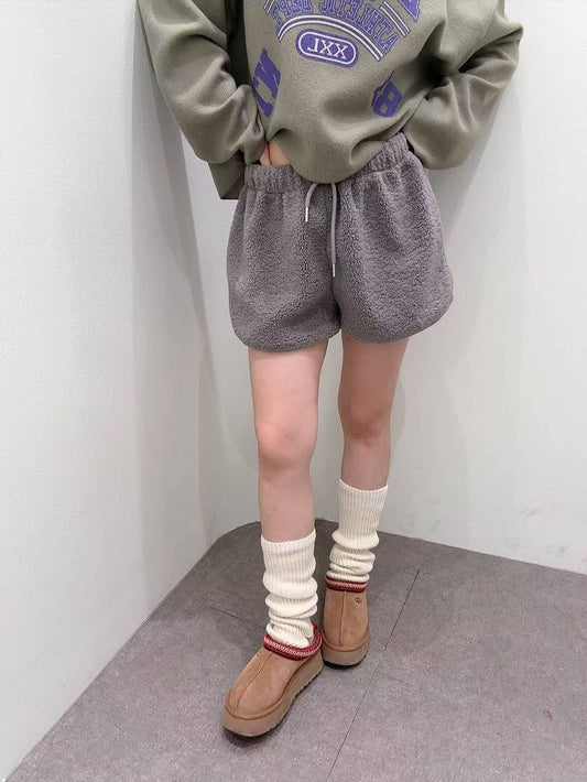 12A102 鬆緊腰羔羊毛短褲