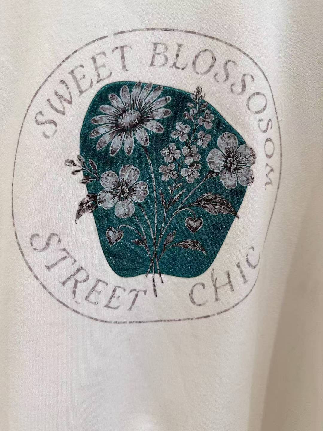 12A112 花束圓LOGO大學T(內磨毛)