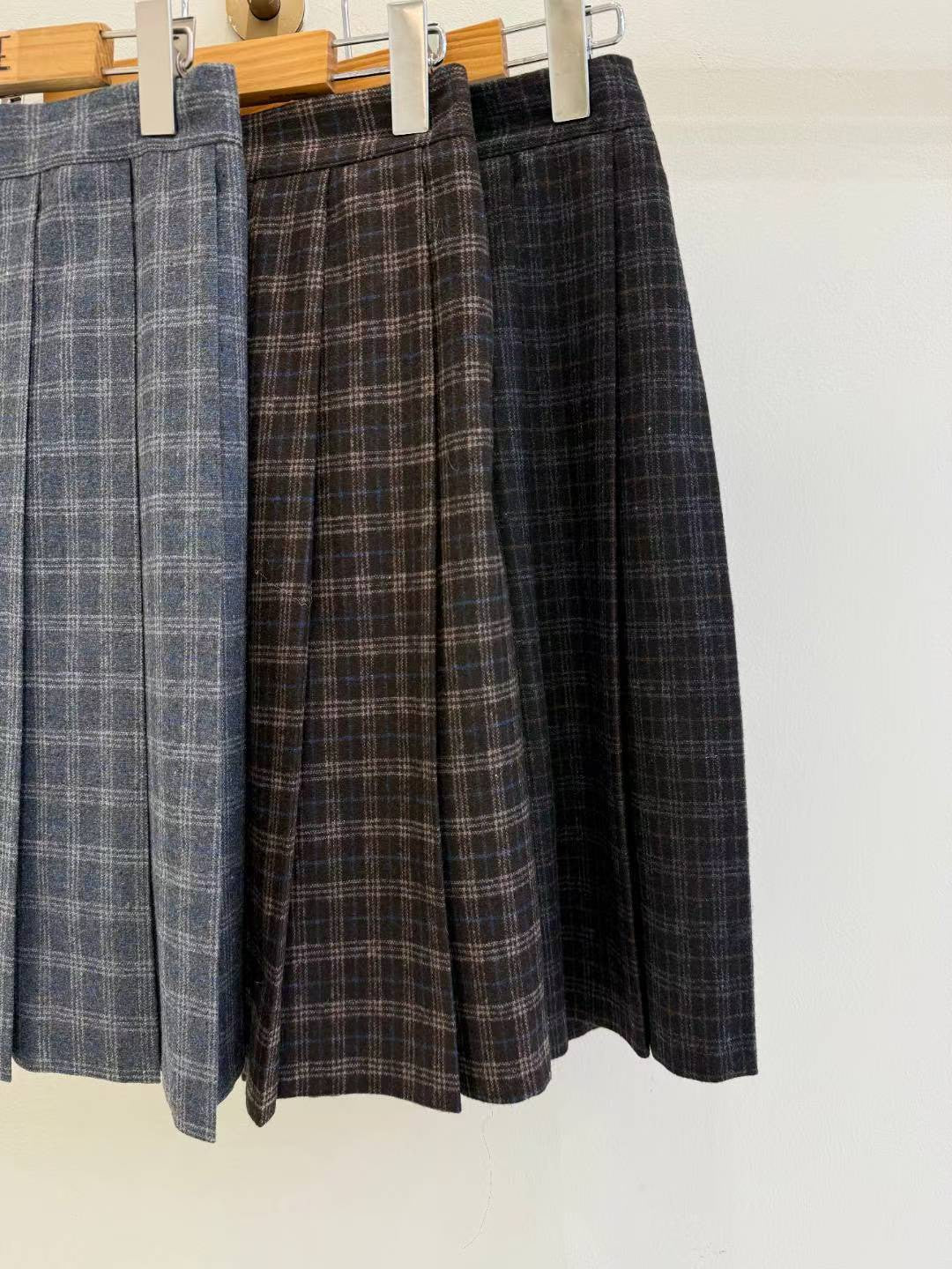 12A118 毛呢格紋百褶五分裙(後鬆緊)