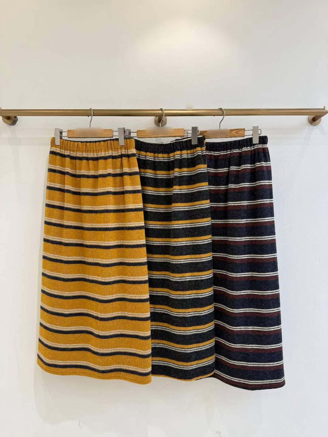 12A113 鬆緊腰配色橫條針織棉長裙