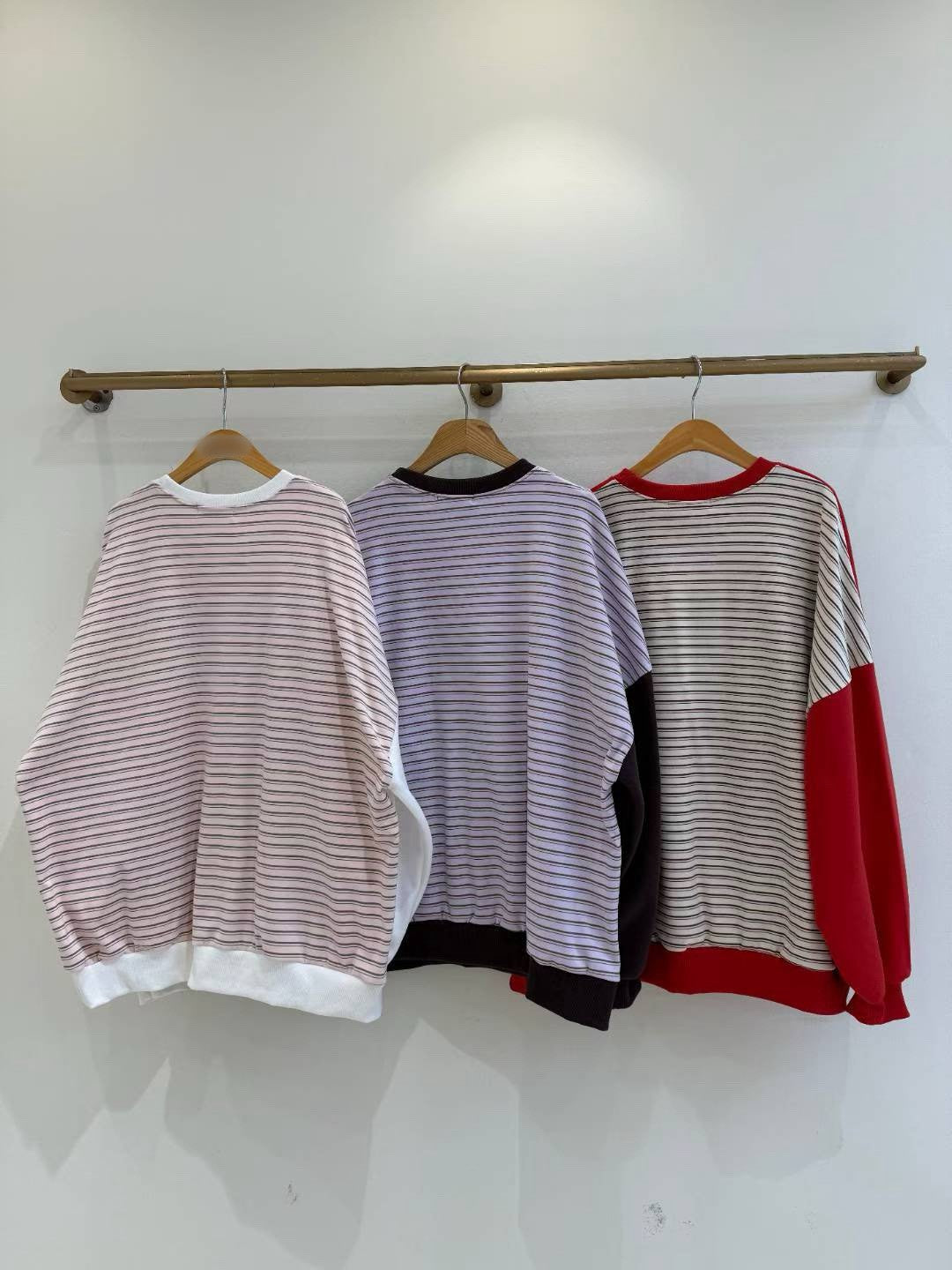 12A111 後橫條長版大學T(內磨毛)