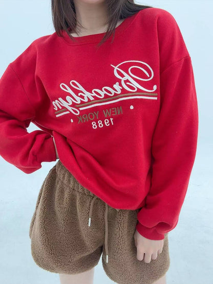 12A103 電繡草寫字母大學T(內磨毛)