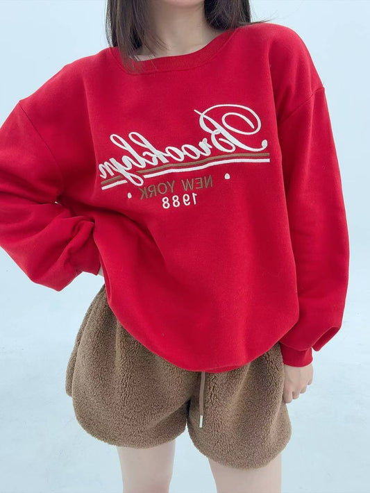 12A103 電繡草寫字母大學T(內磨毛)