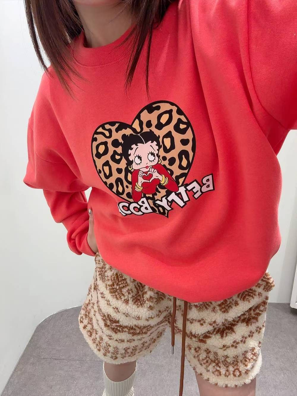 12A109 豹紋貝蒂大學T(內磨毛)