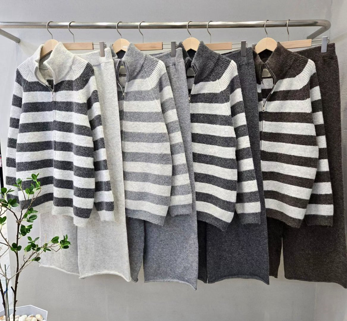 12A211 橫條拉鍊外套+長寬褲毛料套裝