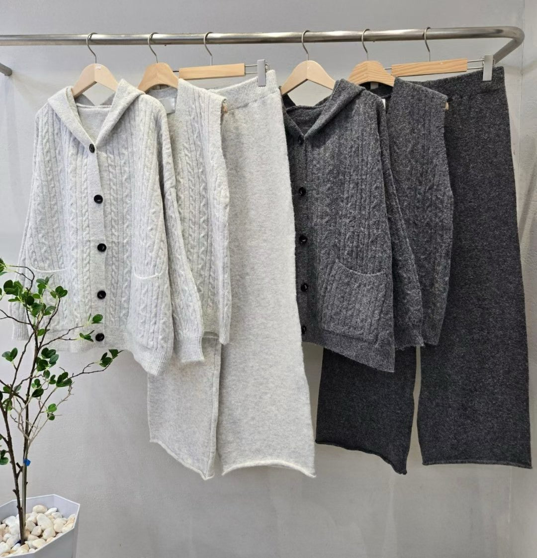 12A206 麻花紋連帽外套+背心+長寬褲毛料套裝