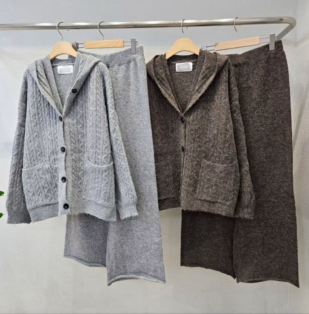 12A206 麻花紋連帽外套+背心+長寬褲毛料套裝