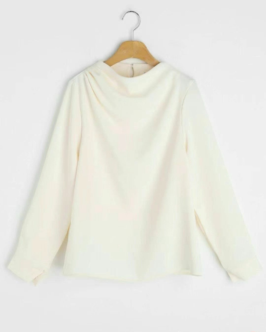 12C106 立領肩抓褶雪紡上衣