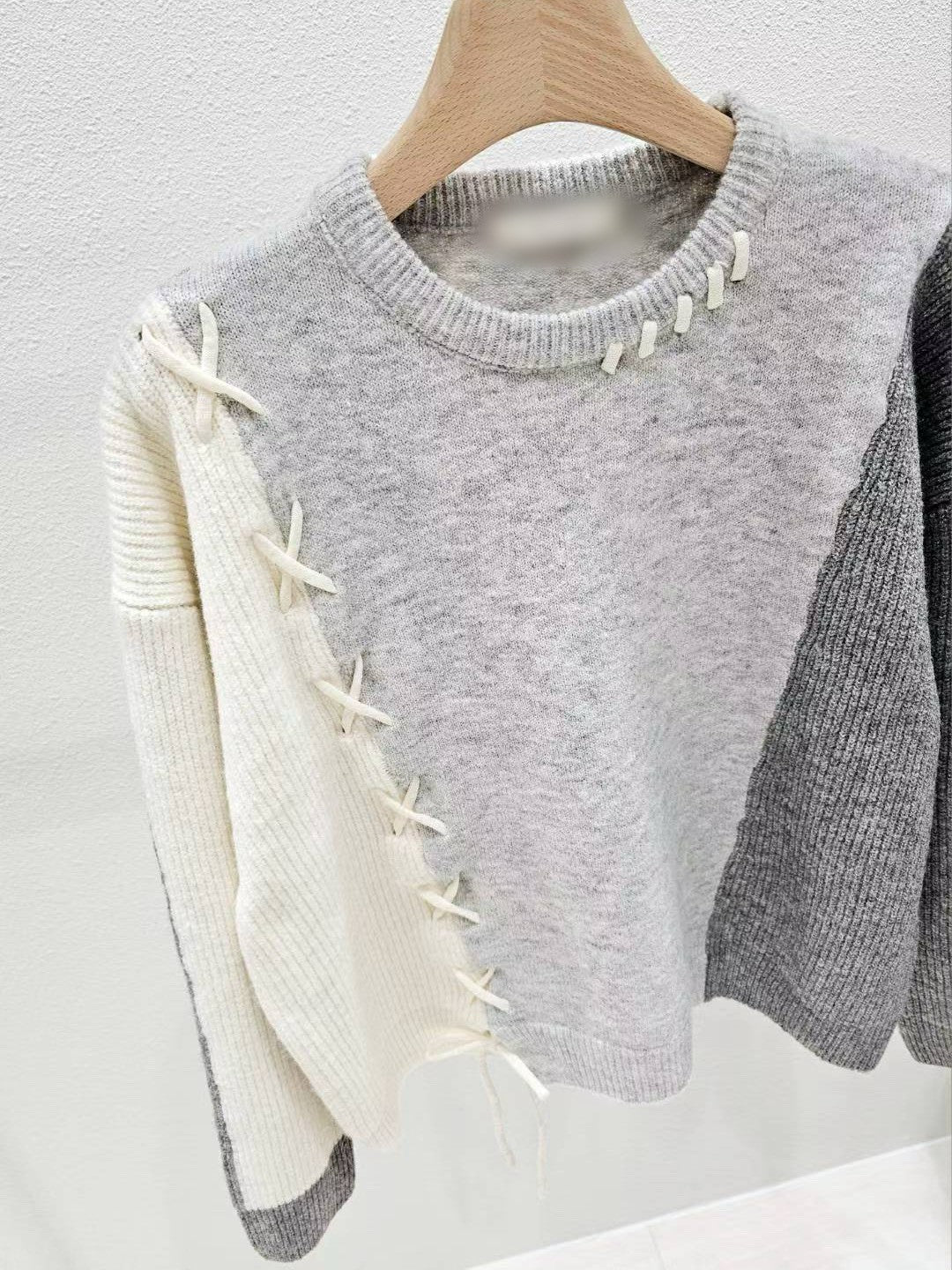 1A103 拼接色交叉抽繩毛衣