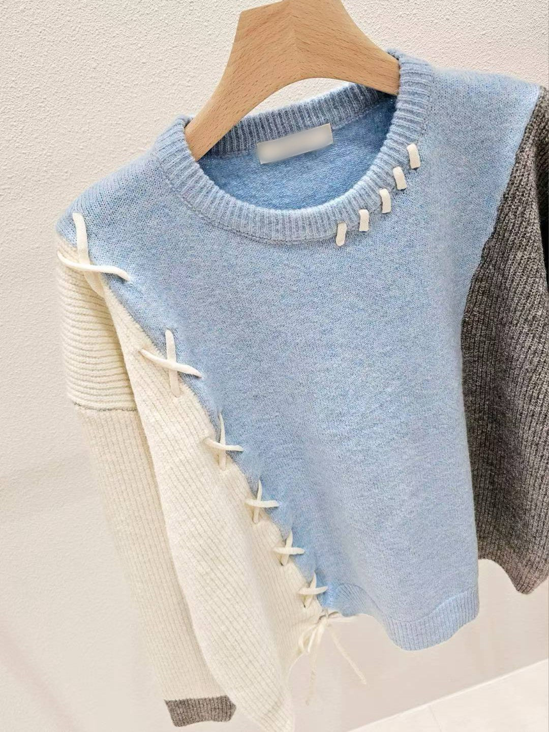 1A103 拼接色交叉抽繩毛衣