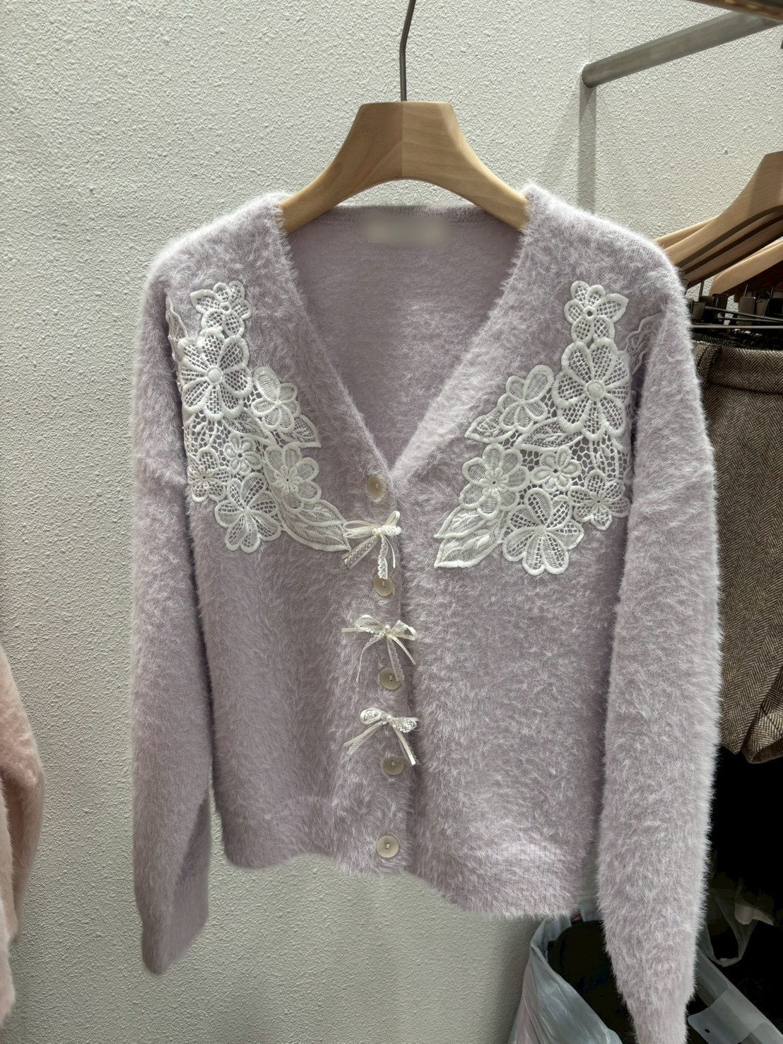 1A104 親膚毛鬚感蕾絲排釦外套