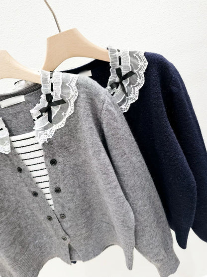 1A108 假兩件蕾絲領橫條開襟毛衣