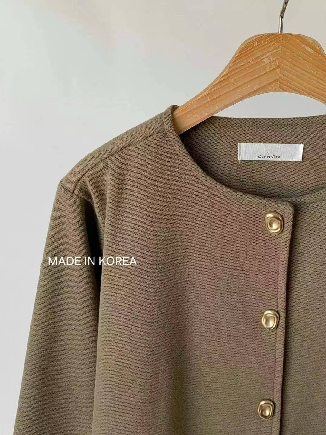 1A217 金扣圓領外套