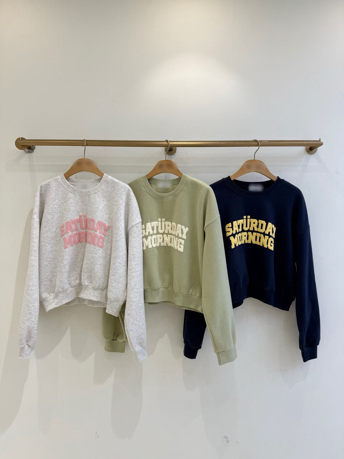 1B107 可愛撞色字母短版大學T(內磨毛)