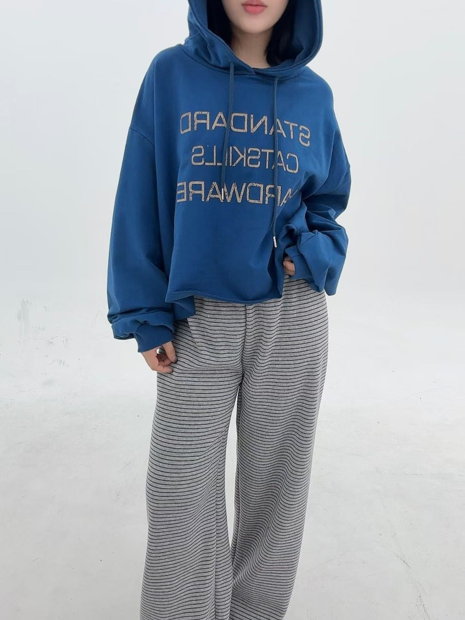 1B105 字母下擺捲邊短版帽T(沒有刷毛)