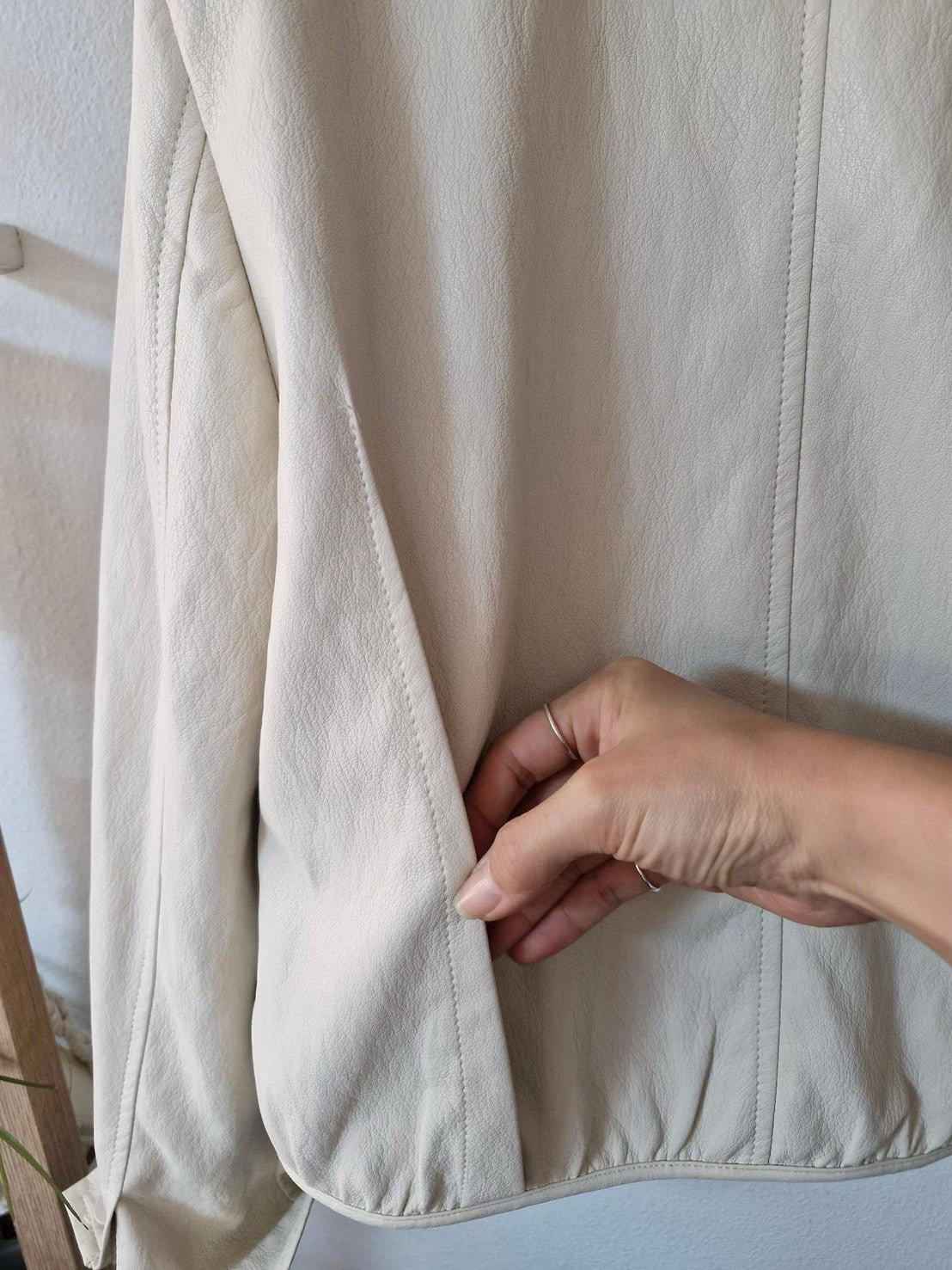 1C313 圓領簡約皮衣