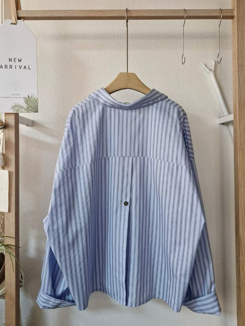 1C310 直條紋短版襯衫