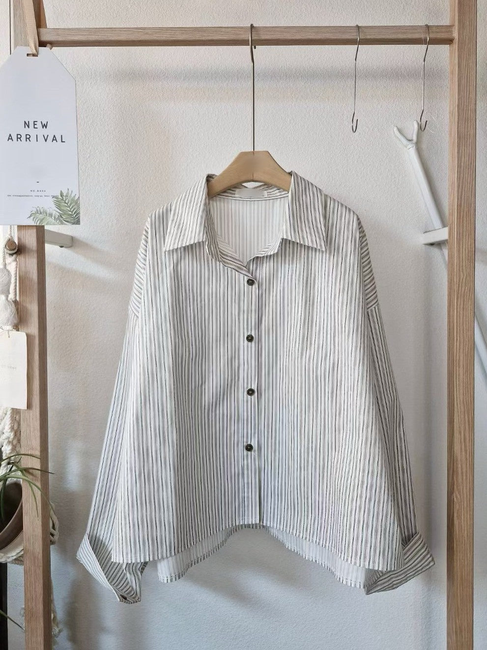 1C310 直條紋短版襯衫