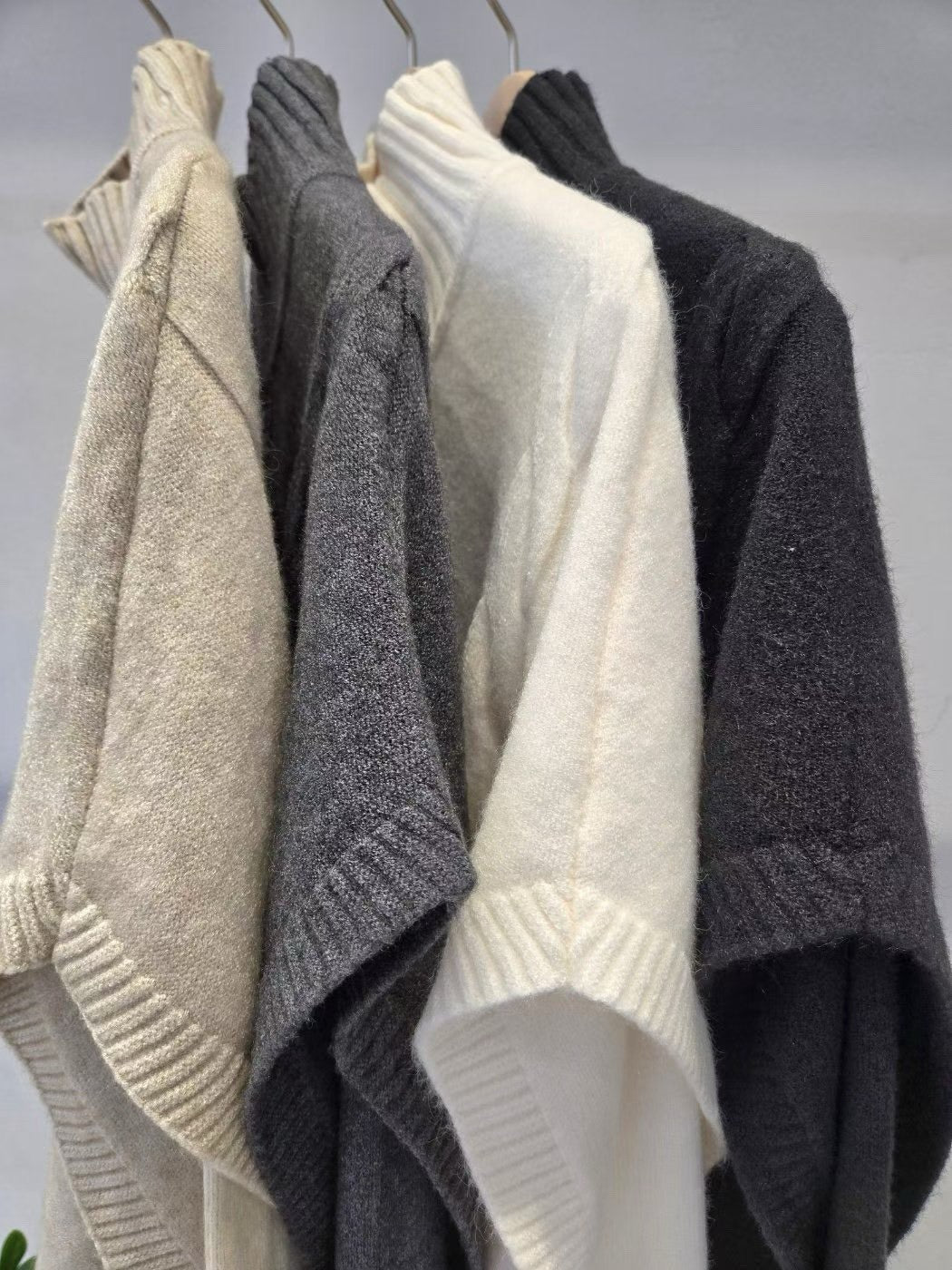 1D123 兩件式立領斗篷+合身親膚針織衫