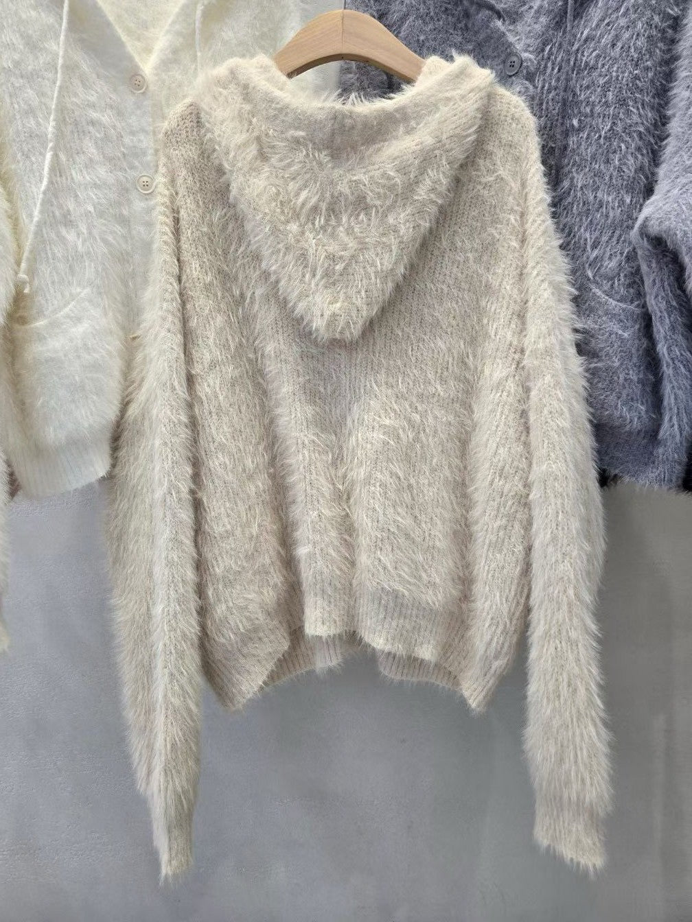 1D113 抽鬚感連帽排釦外套