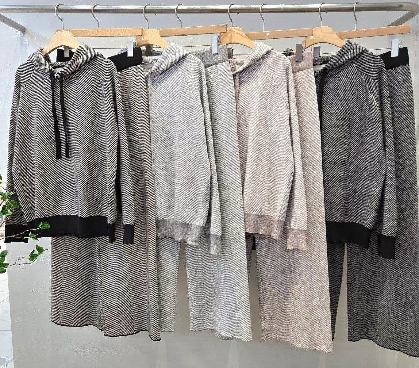 1D114 人字紋連帽針織衫+長褲套裝