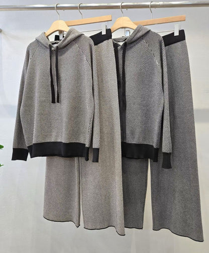 1D114 人字紋連帽針織衫+長褲套裝