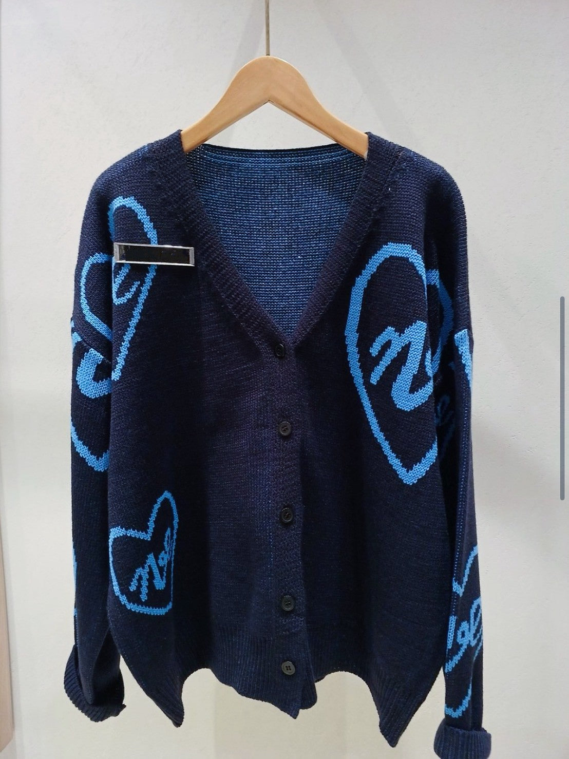 1B209 愛心字母針織外套