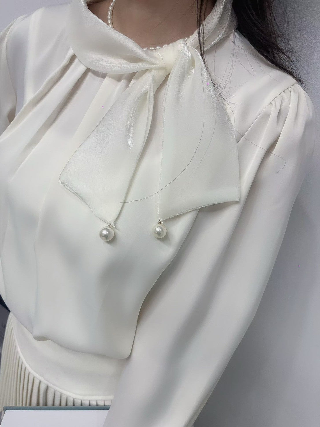 1C103 珍珠領巾珠光雪紡上衣