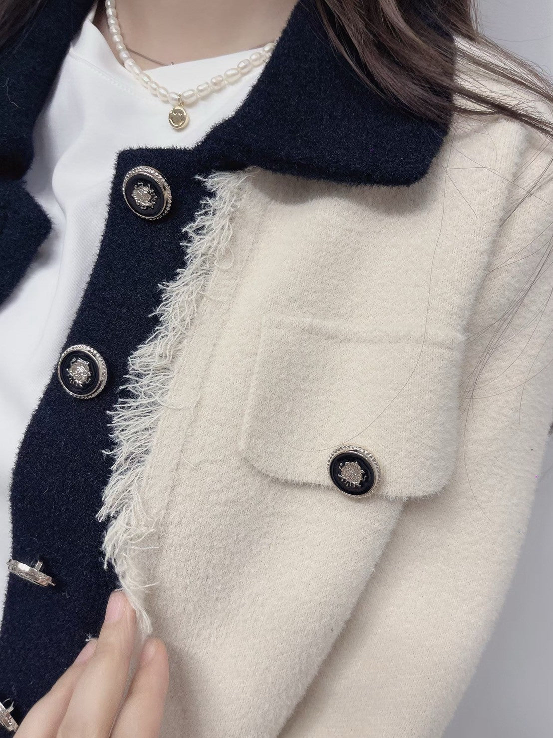 1C110 配色領抽鬚小香風針織外套