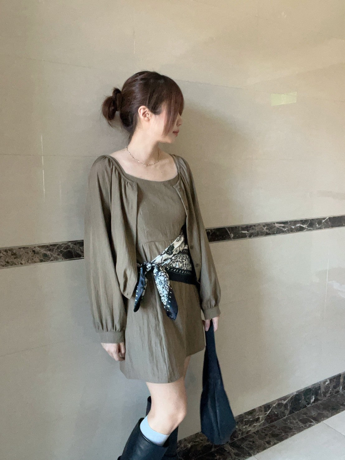 SC010 腰果花絲質大方巾