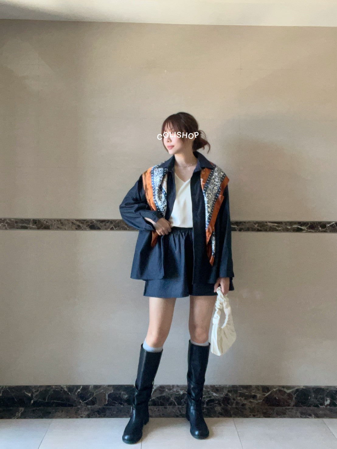 SC010 腰果花絲質大方巾