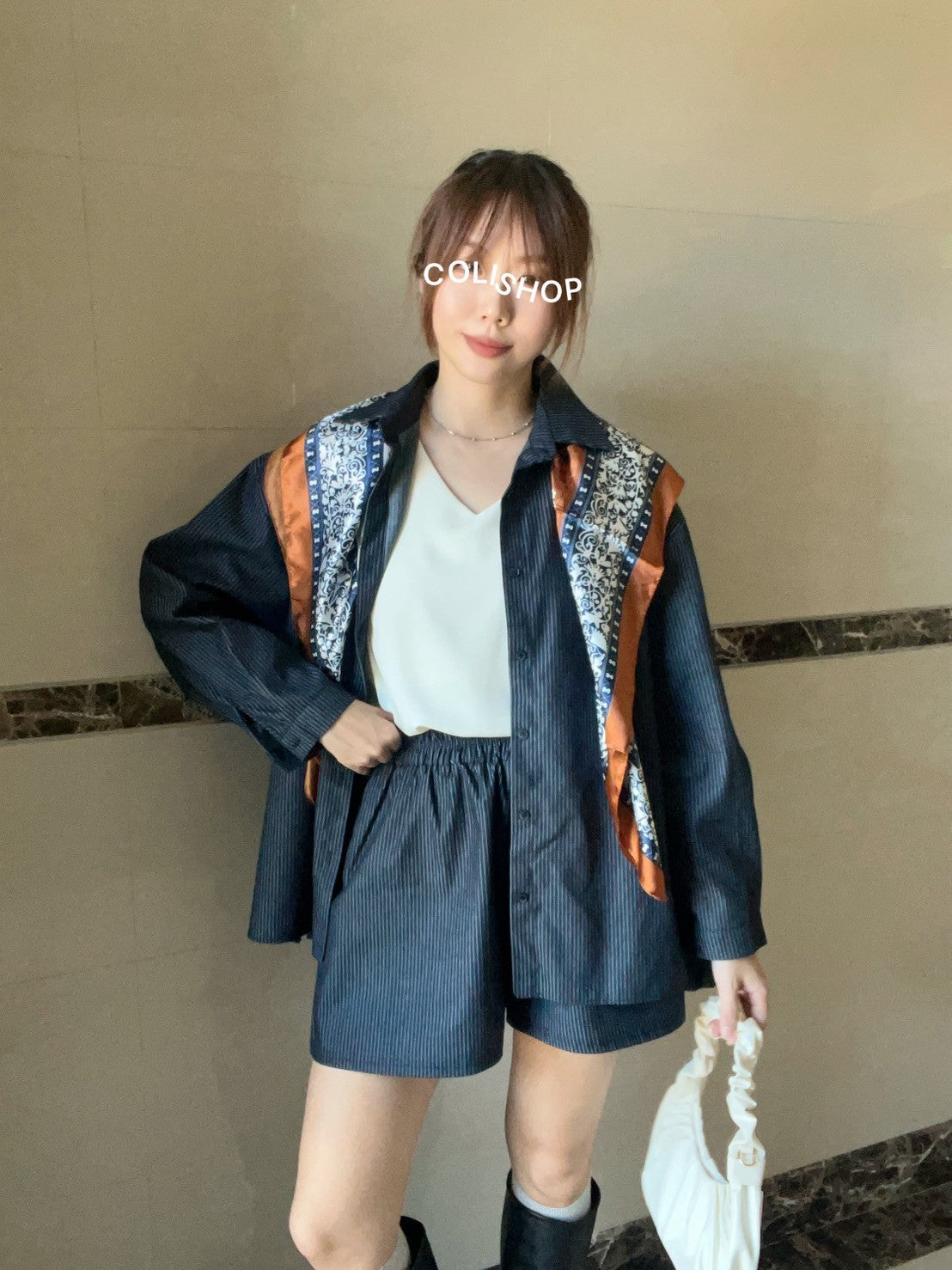 SC010 腰果花絲質大方巾