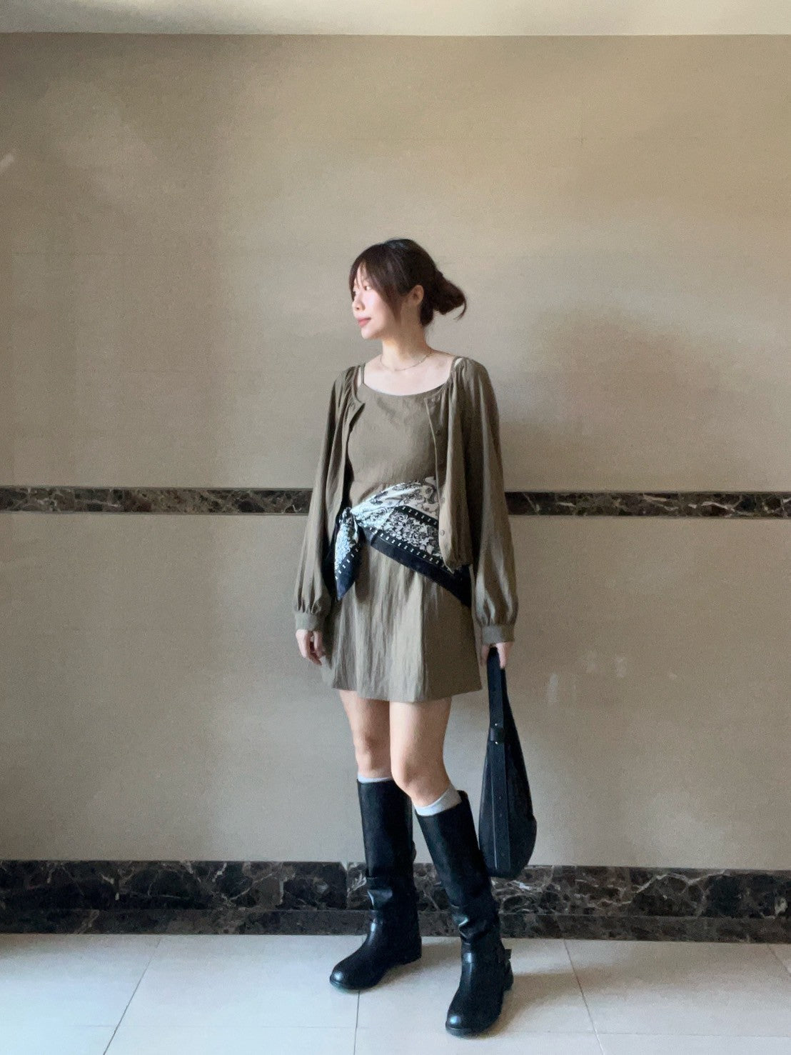 SC010 腰果花絲質大方巾