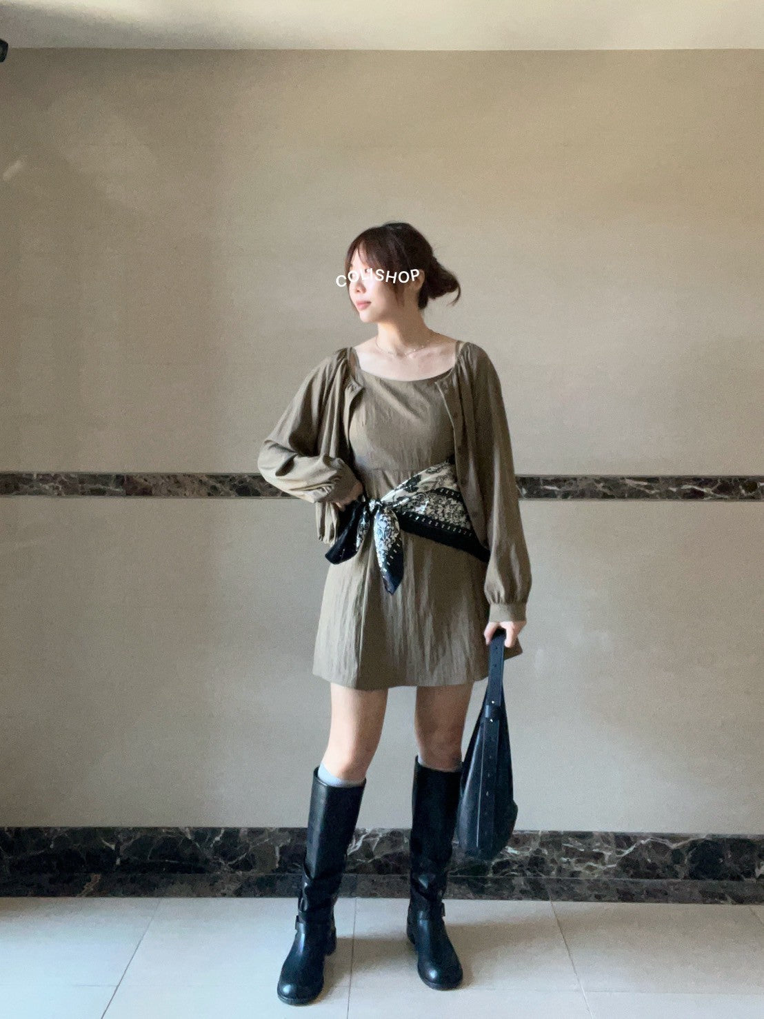 SC010 腰果花絲質大方巾