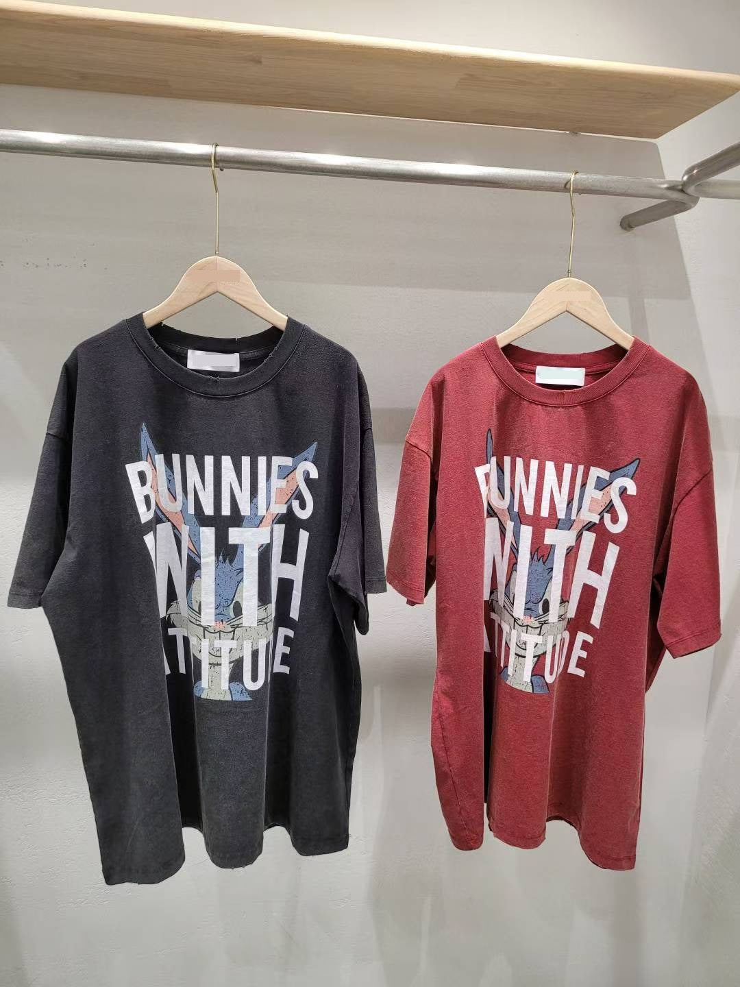 10A102 大兔兔字母長版短T