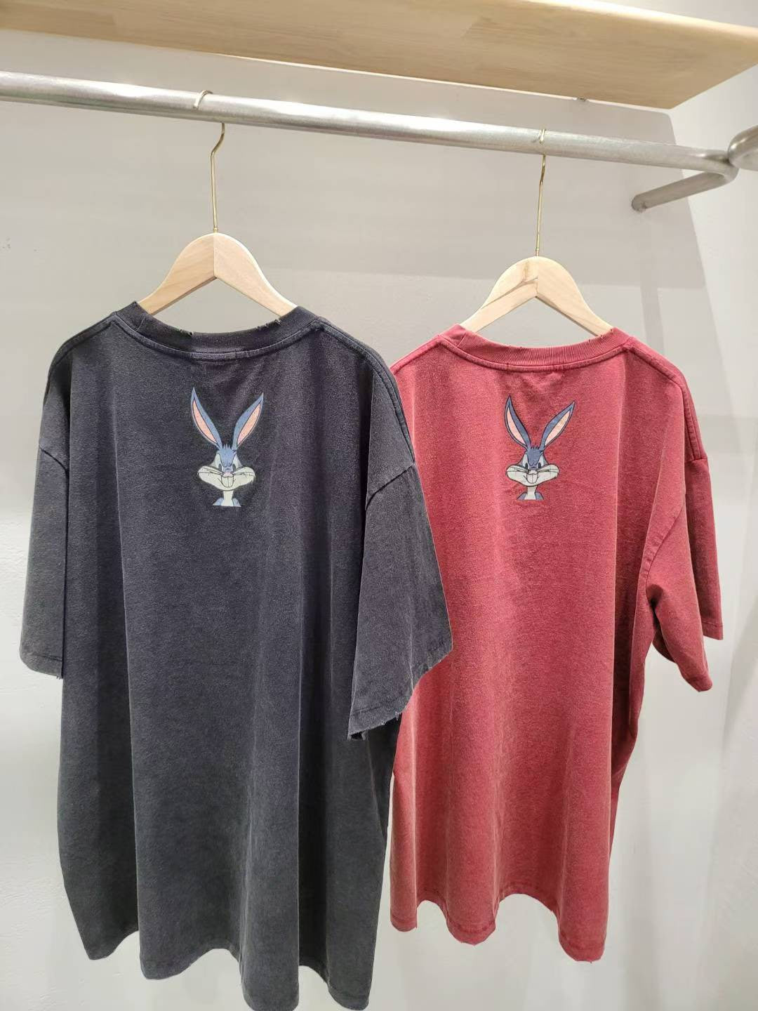 10A102 大兔兔字母長版短T