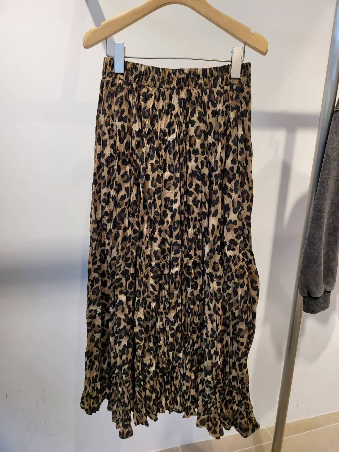 10A104 鬆緊腰豹紋百褶長裙