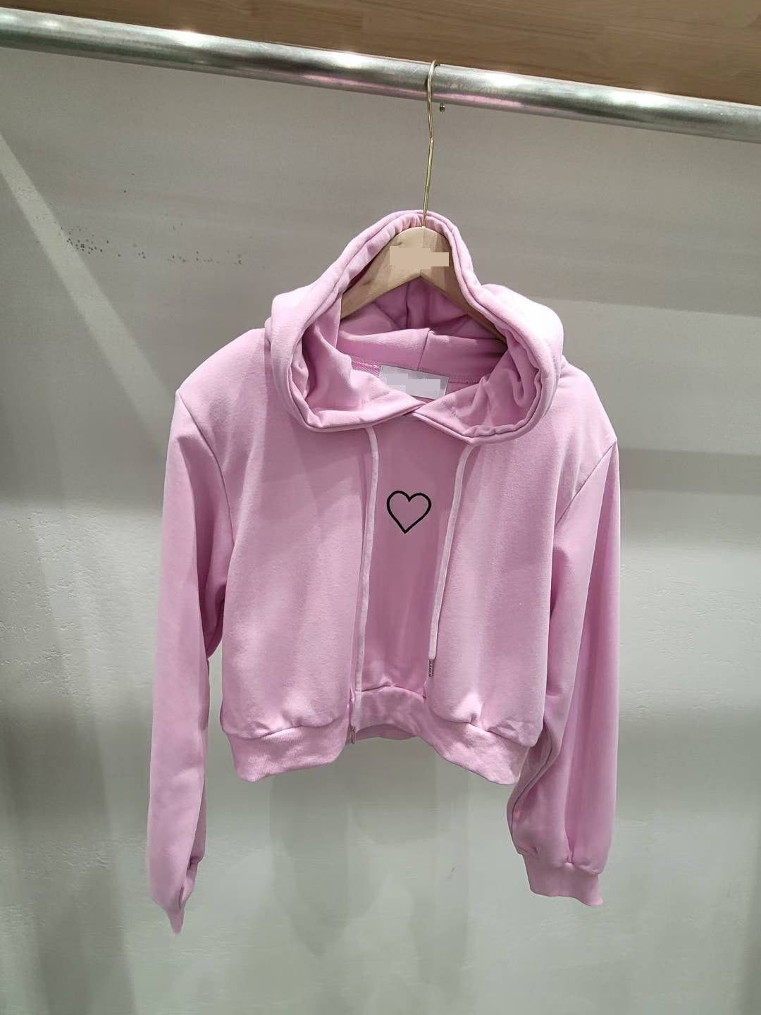 10A105 愛心短版帽T