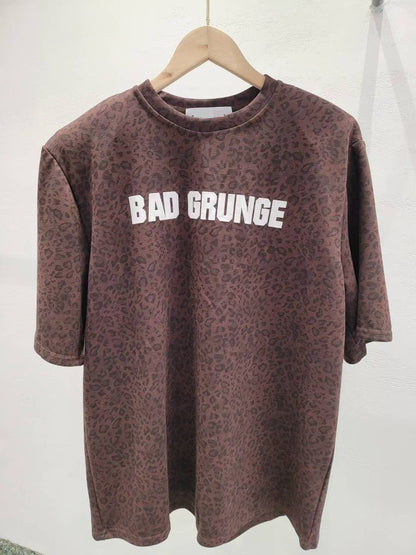 10A109 豹紋字母長版短T