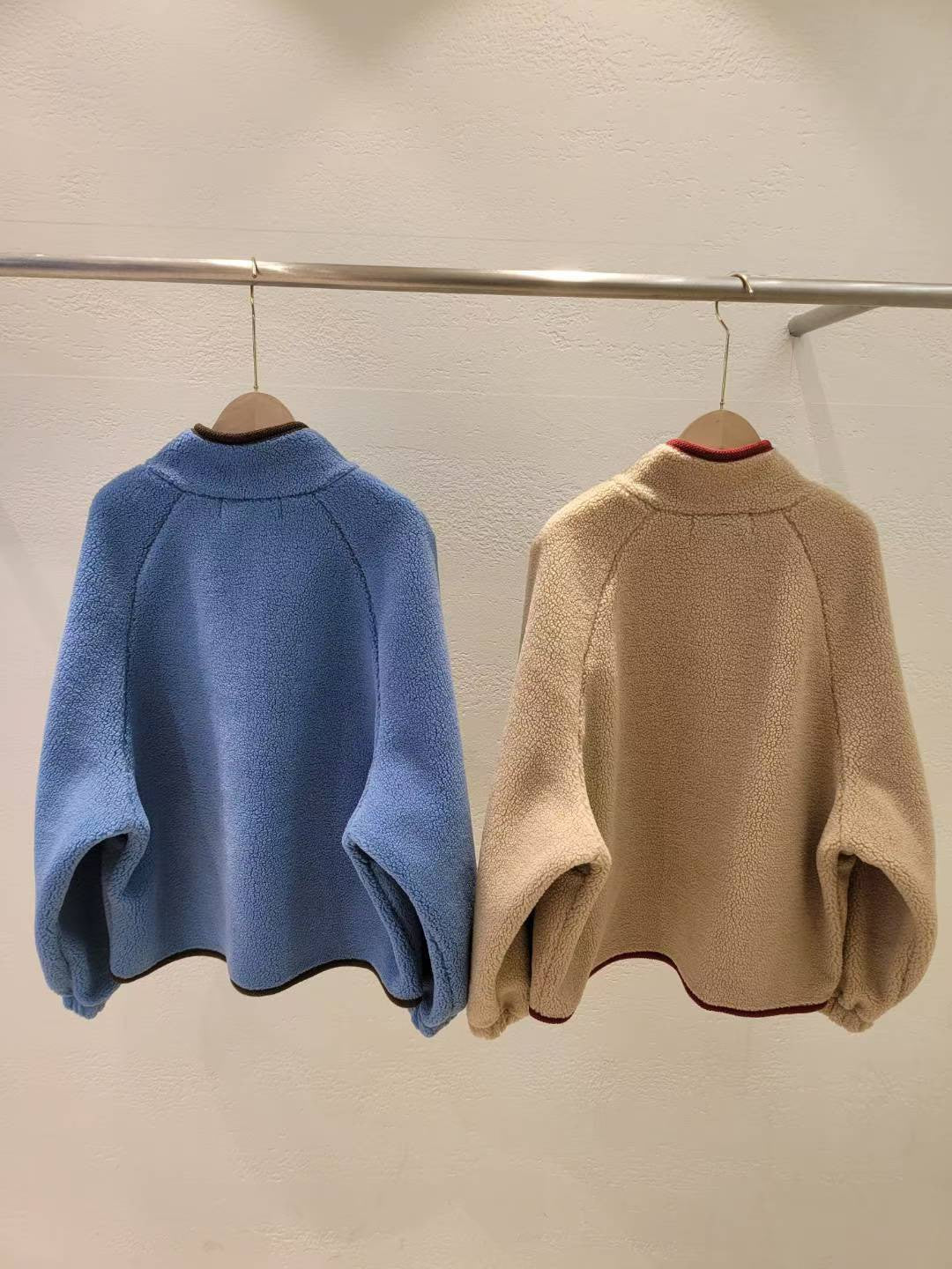 10A114 滾邊羔羊毛外套