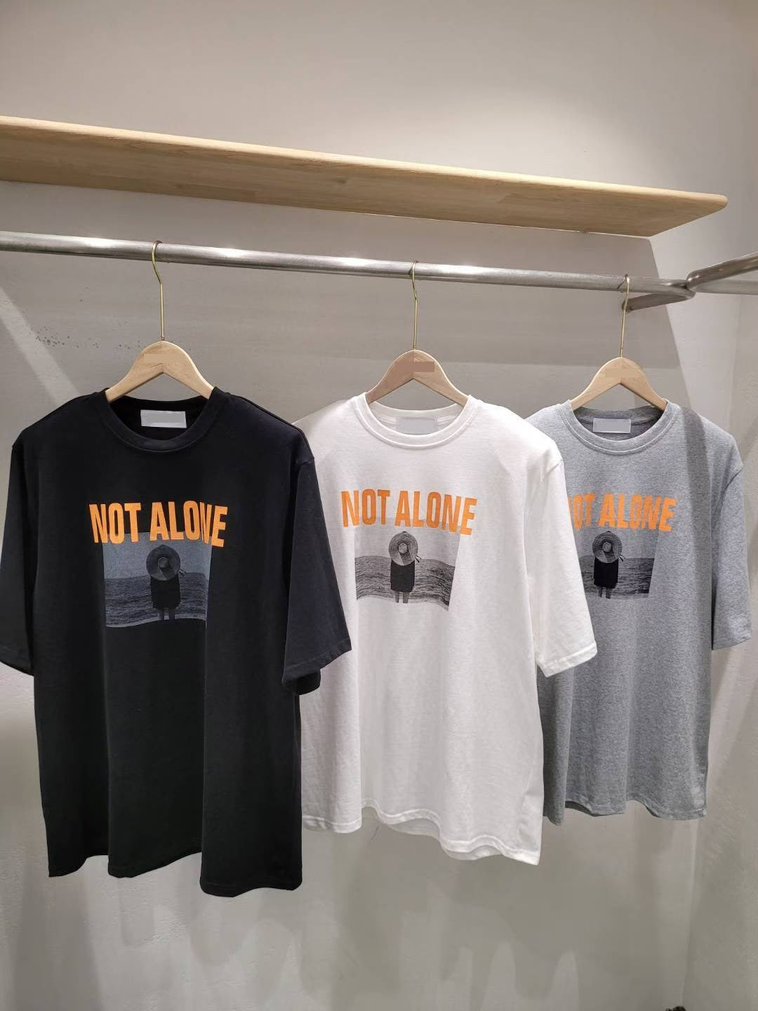 10A115 橘色字母照片長版短T