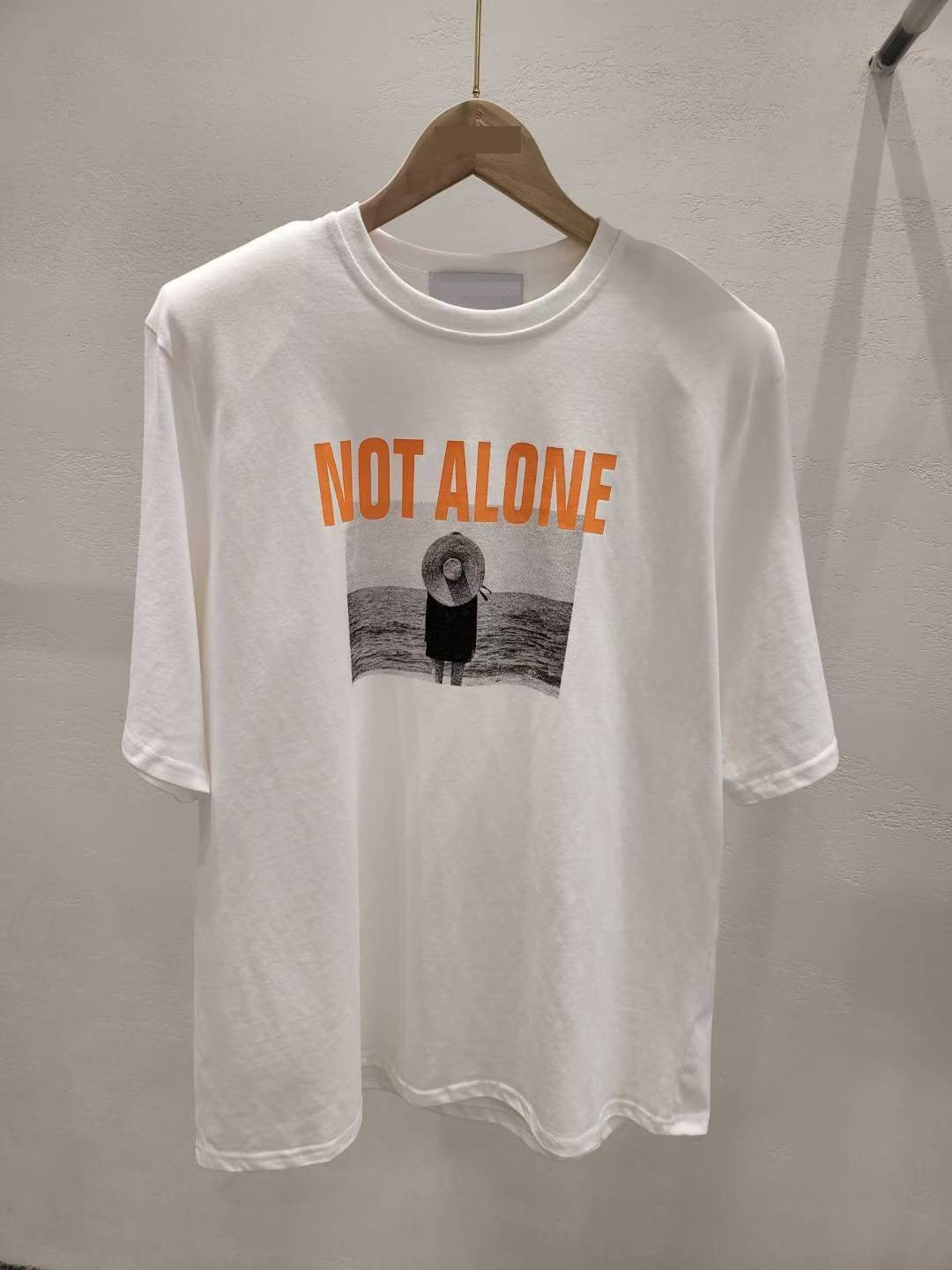 10A115 橘色字母照片長版短T