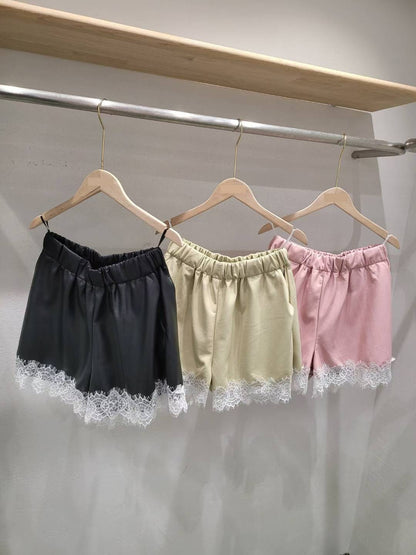 10A116 鬆緊腰蕾絲下擺皮短褲