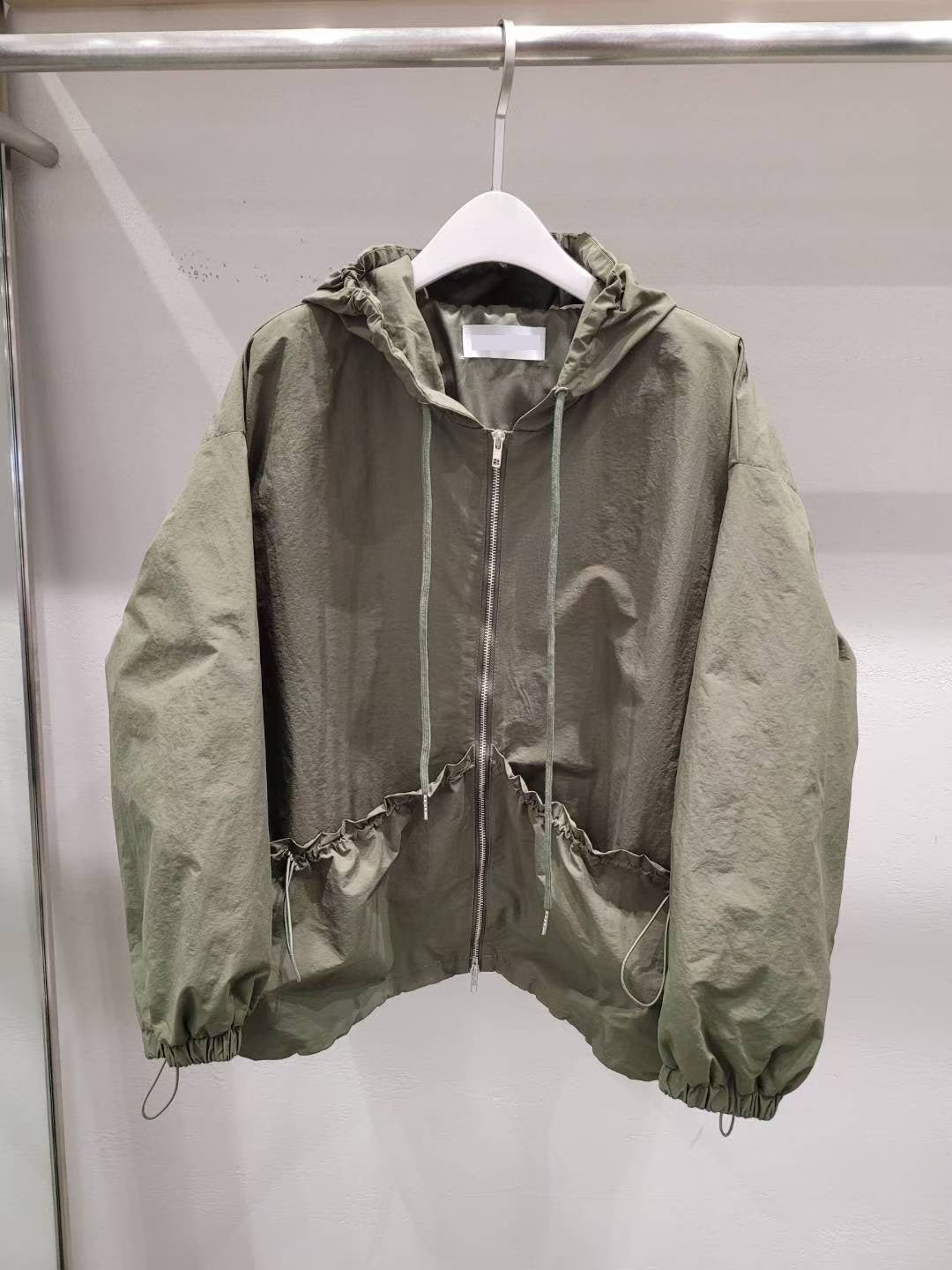 10A117 防潑水抽繩口袋連帽夾克