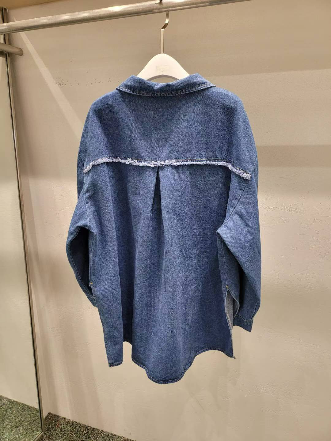 10A118 抽鬚邊長版丹寧襯衫